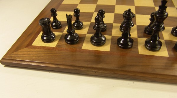 Hochwertiges großes Holz Schachbrett + Holz Figurensatz