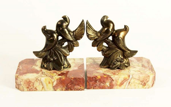 Bronze Buchstützen Paar mit Marmorsockel - Tauben