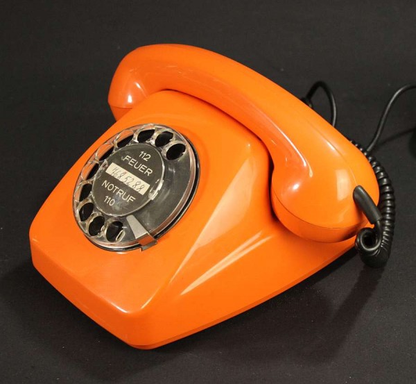 70er Jahre Post Wählscheiben Telefon FeTAp 611-2 - Orange