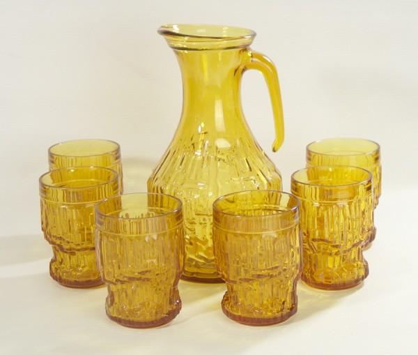 60er Jahre Pressglas Saftkrug + 6 Gläser Bernstein/Honigfarben Limonade